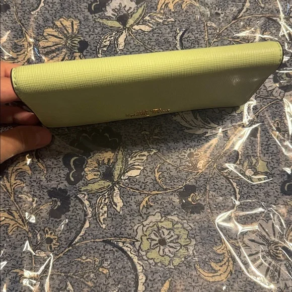 kate spade light green continental wallet with gold logo - Picture 5 of 5